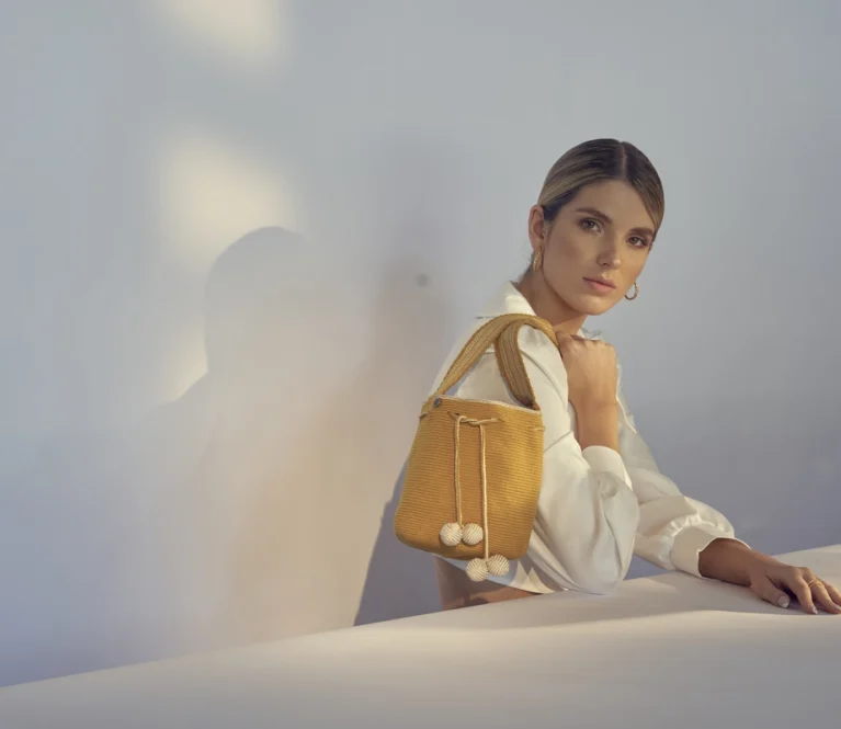 DAHL is a Colombian brand that radiates authenticity and cultural pride through its exquisite Wayuu backpacks—handwoven by talented women artisans from the Guajira region.